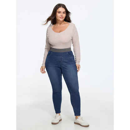 Women's Plus Size Dark Wash Skinny Jeans, Pull-On Stretch Denim With Pockets