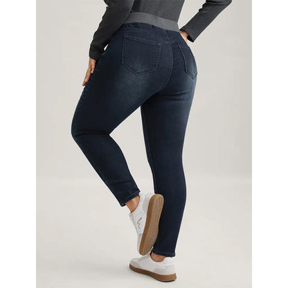 Women's Plus Size Dark Wash Skinny Jeans, Pull-On Stretch Denim With Pockets