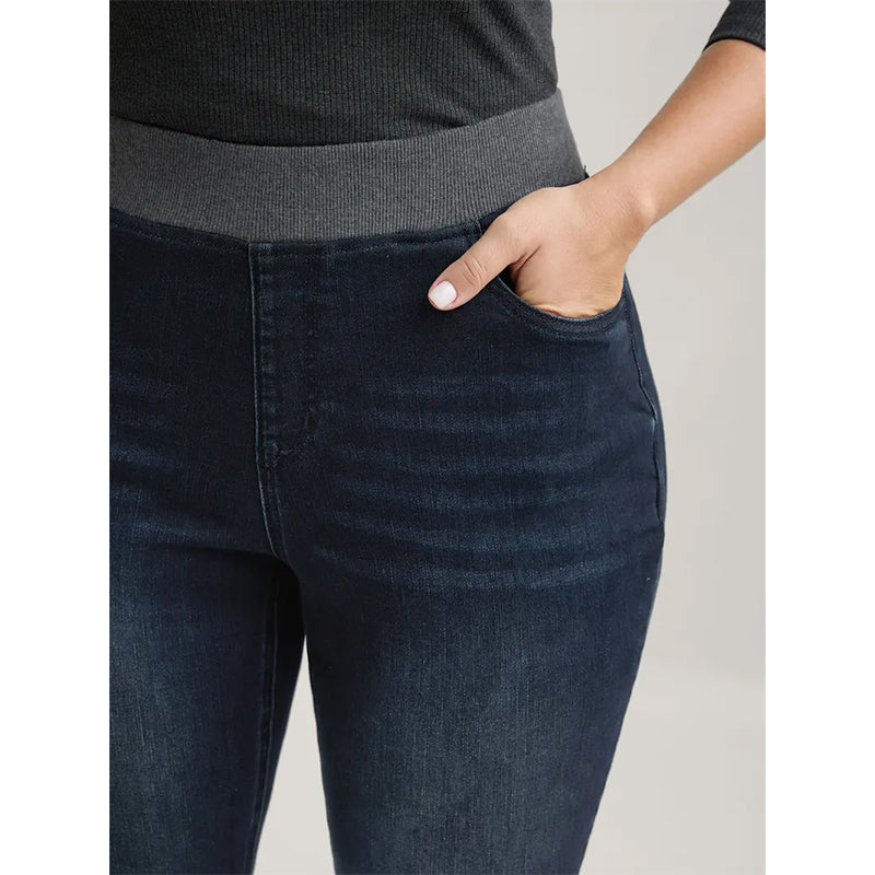 Women's Plus Size Dark Wash Skinny Jeans, Pull-On Stretch Denim With Pockets